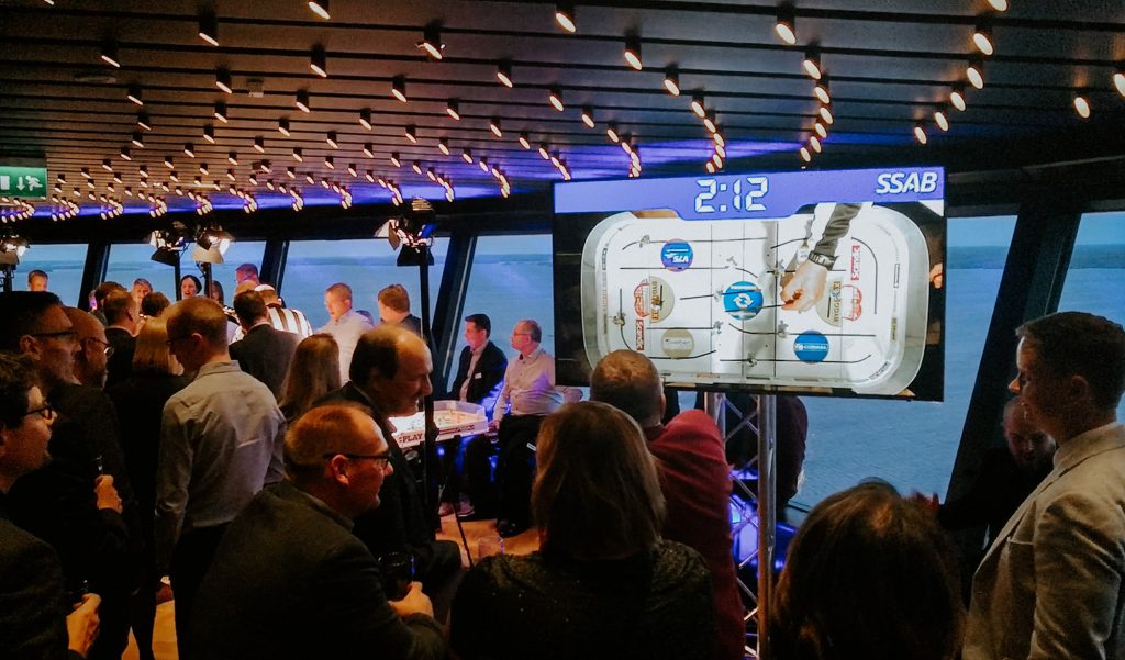 Yritystapahtuma Näsinneulassa. 